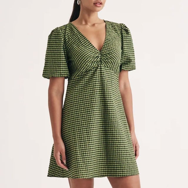Women's Nobodys Child Liza Gingham Mini Dress in Green Womens Nobody's Child Liza Gingham Mini Dress in greenPrepare to fall in love with Liza. A flattering low v-neck and so-now khaki shade get a massive check from us. Take a walk on the wild side and style yours with statement shoes that shine.- V-neck- Short puff sleeves - Concealed zip fastening - Designed for a relaxed cut - 64% Organic cotton 35% Polyester 1% Elastane. Machine washable.- Ref: D242050GRN