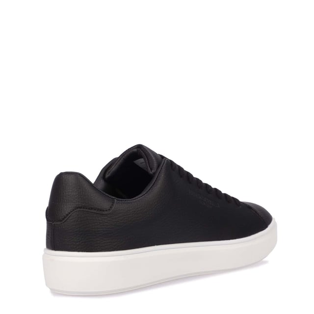 Duck and Cover Kremes Trainers in black.- PU leather upper.- Lace up fastening.- Thick flat laces.- Branded tongue label.- Embossed side branding.- Durable sole.- Ref: DC2V124729BLK