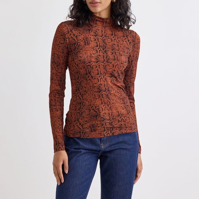Women's Nobodys Child Lyra Snake Print Funnel Neck Long Sleeve Top. A true essential. With a high neckline and long sleeves, this brown snake print top is the perfect layering piece. Style with your favourite jeans or layer under pinnies, waistcoats, dungarees and more.- High neck.- Long sleeves.- Soft stretch jersey fabric.- Designed for a close cut.- Size tip: we recommend your usual size. Material: 95% Ecovero™ Viscose, 5% Elastane. Ref: T250945MLT.