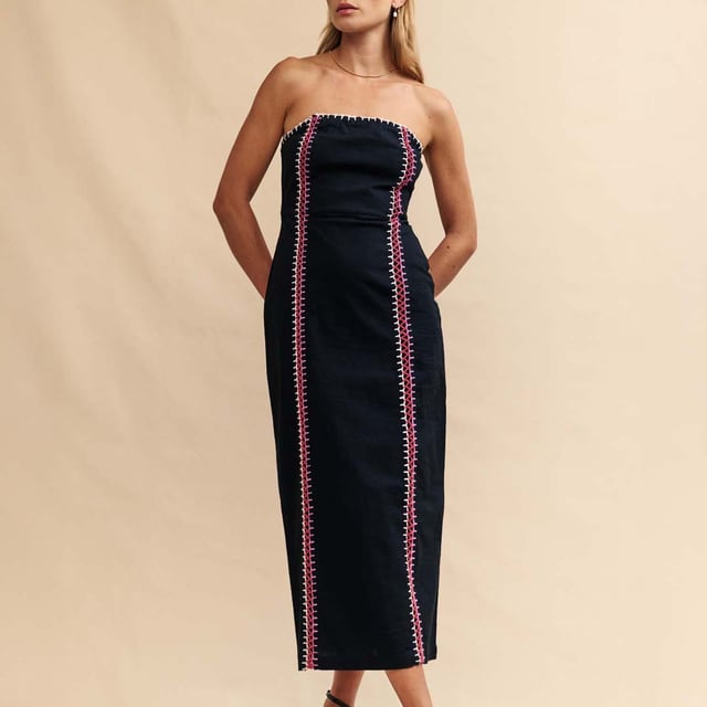 Women's Nobodys Child Raphaela Midaxi Dress. A total vibe. This black bandeau midaxi dress has been finished with statement whipstitching in white, red and pink. The detailing gives off a bohemian air that we’re seriously into. Elevate the look with barely-there sandals or wear her on holiday with summer sandals.- Concealed zip fastening.- Designed for a close cut.- Size tip: we recommend your usual size. Material: 100% Organic Cotton. Ref: D240572BLK.