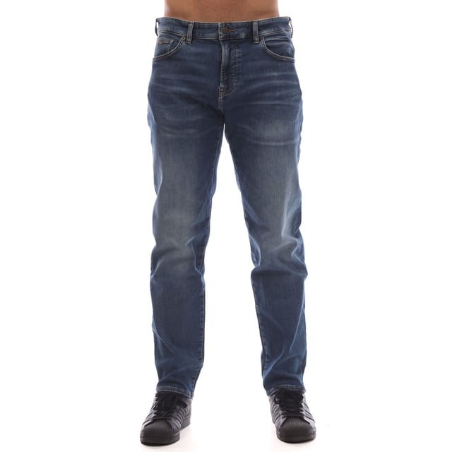 soft motion - denim for superior comfort - compact modern surface combined with a fine slubby yarn to keep the traditional denim character - flexible quality with an elasticity of 50-70%  which gives unlimited freedom of movement - great recovery and cozy handfeel