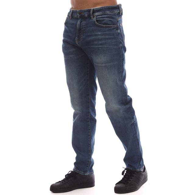 soft motion - denim for superior comfort - compact modern surface combined with a fine slubby yarn to keep the traditional denim character - flexible quality with an elasticity of 50-70%  which gives unlimited freedom of movement - great recovery and cozy handfeel