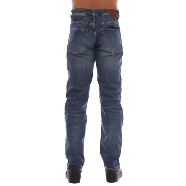soft motion - denim for superior comfort - compact modern surface combined with a fine slubby yarn to keep the traditional denim character - flexible quality with an elasticity of 50-70%  which gives unlimited freedom of movement - great recovery and cozy handfeel