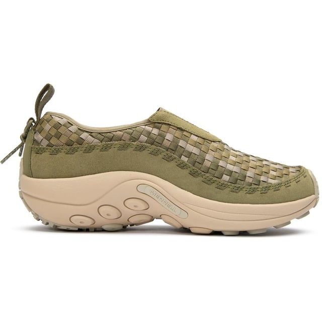 Experience eco-conscious performance with the Merrell Jungle Moc Evo Woven. These green trainers marry durability and sustainability, featuring a distinctive knitted nylon upper and 100% recycled laces and webbing. The protective rubber heel provides stability while you enjoy the comfort of breathable recycled mesh lining. Designed with CleanSport NXT odour control, these versatile shoes keep feet fresh during all-day wear. Perfect for outdoor enthusiasts who value both functionality and environmental responsibility.