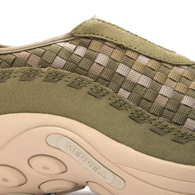 Experience eco-conscious performance with the Merrell Jungle Moc Evo Woven. These green trainers marry durability and sustainability, featuring a distinctive knitted nylon upper and 100% recycled laces and webbing. The protective rubber heel provides stability while you enjoy the comfort of breathable recycled mesh lining. Designed with CleanSport NXT odour control, these versatile shoes keep feet fresh during all-day wear. Perfect for outdoor enthusiasts who value both functionality and environmental responsibility.
