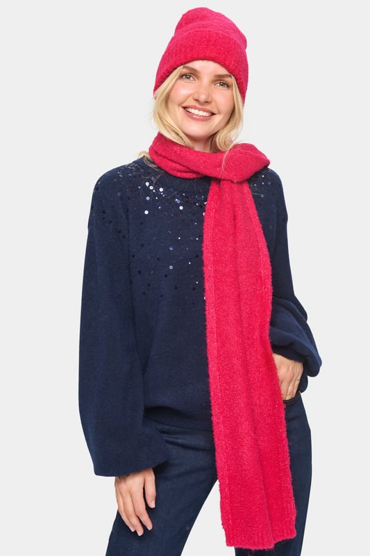 Regular fit,Normale lengte  Handwas, niet bleken, niet in de droger drogen, Liggend laten drogen., koud strijken max. 110° C, Chemisch laten reinigen.  52% Polyester,18% Acryl,18% Polyamide,10% Wol,2% Elastaan