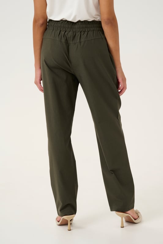 Regular taille,Lange lengte,Straight  Fijne was 30°, niet bleken, niet in de droger drogen, Druipnat ophangen in de schaduw, koud strijken max. 110° C, Droogreiniging  65% Viscose,30% Nylon,5% Elastaan