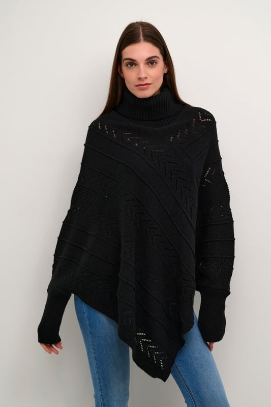 Loose fit  Schonwäsche 30°, Nicht bleichen, Nicht im Trockner trocknen, Liegend trocken im Schatten, Kalt bügeln max. 110° C, Professionelle Reinigung.  100% Polyester