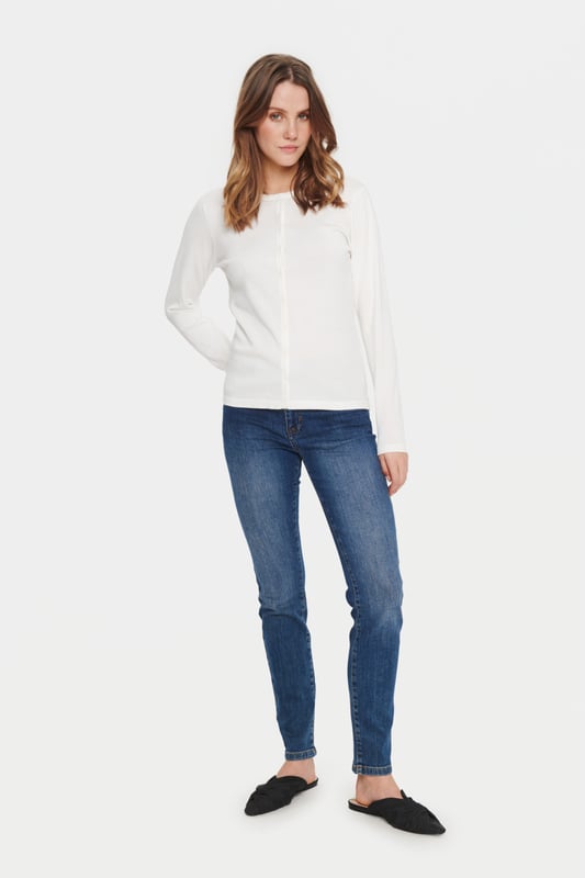Classic fit,Lange mouwen  Fijne was 30°, niet bleken, niet in de droger drogen, Liggend laten drogen., koud strijken max. 110° C, Chemisch laten reinigen.  80% Viscose,20% Polyamide