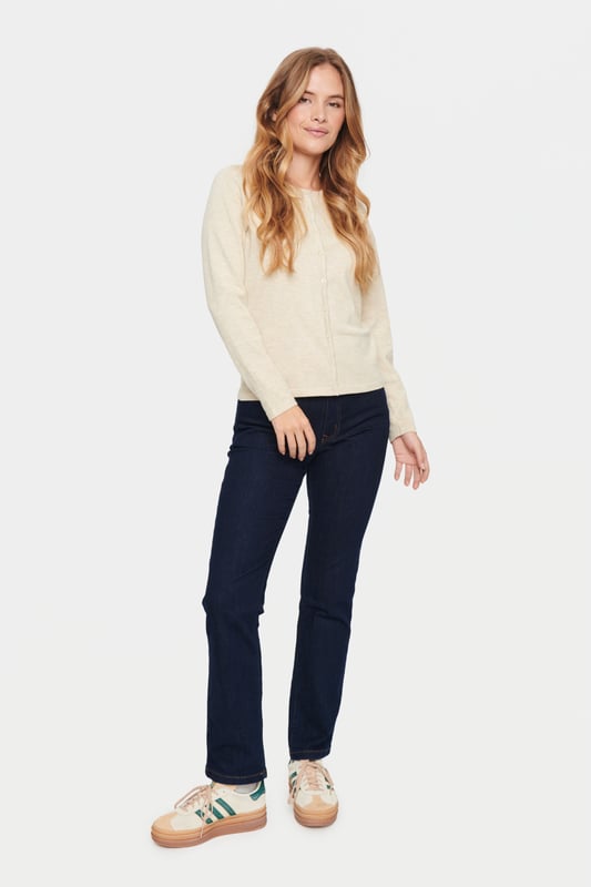 Classic fit,Lange mouwen  Fijne was 30°, niet bleken, niet in de droger drogen, Liggend laten drogen., koud strijken max. 110° C, Chemisch laten reinigen.  80% Viscose,20% Polyamide