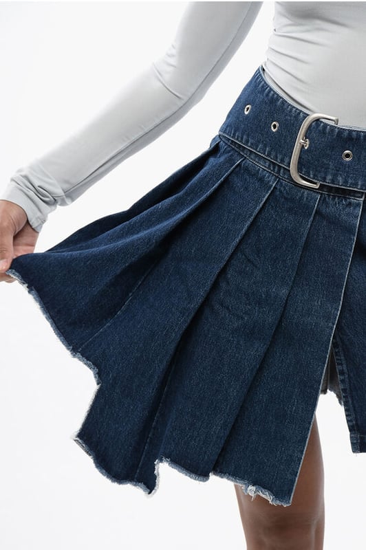 Denim Rules, Lente-Zomer, Blauw, Knopen, Riem, Riemlussen, Gesp, Asymmetrisch, Geplooide details, Gemaakt in Italië, Denimkatoen