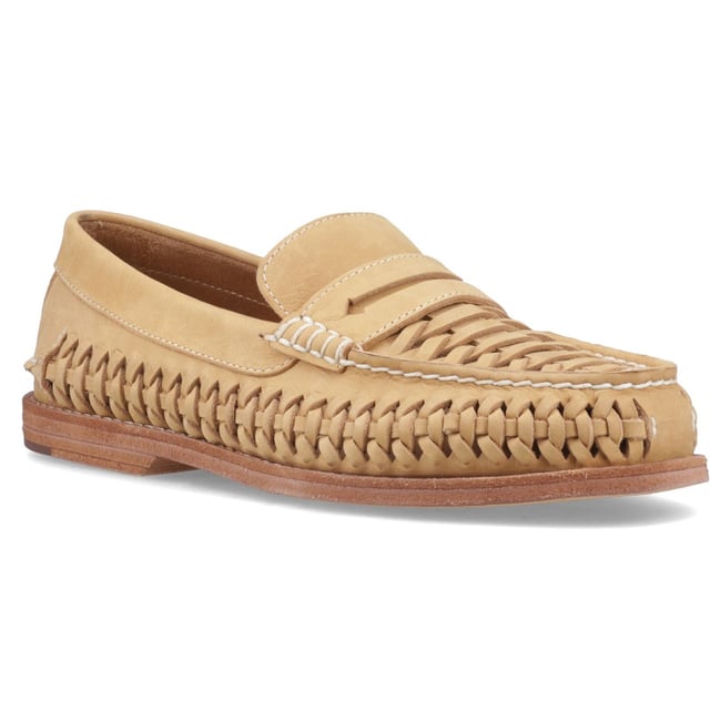 A luxe leather loafer for those who appreciate the finer things in life. The mens' Gold Cup Penny Loafer is crafted from premium woven leather with classic penny loafer detailing, for a look that's timeless but imbued with a touch of flair.