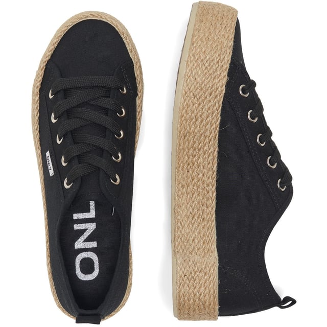 Find your new favourite footwear no matter the season and complete any outfit