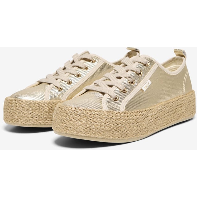 Find your new favourite footwear no matter the season and complete any outfit