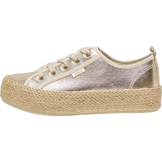 Find your new favourite footwear no matter the season and complete any outfit