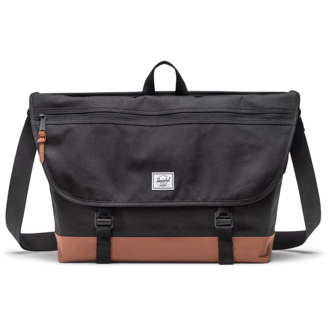 Simplify your commute. Made with recycled EcoSystem fabrics, this messenger is built with a padded laptop sleeve to protect your tech. Featuring pockets, organizers and an adjustable crossbody strap, it provides easy access to your belongings.