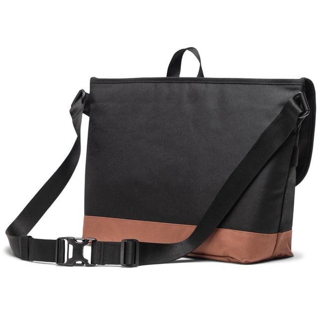 Simplify your commute. Made with recycled EcoSystem fabrics, this messenger is built with a padded laptop sleeve to protect your tech. Featuring pockets, organizers and an adjustable crossbody strap, it provides easy access to your belongings.