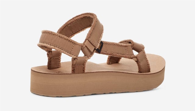 Eco-friendly Midform Universal Sandals crafted with 100% recycled polyester canvas and soft Tencel straps featuring trendy frayed edges. Designed with an easy hook-and-loop closure for a secure, adjustable fit. Treated with Life Natural, a peppermint-based anti-odour treatment for lasting freshness. Finished with a durable, grippy rubber outsole for everyday adventures.