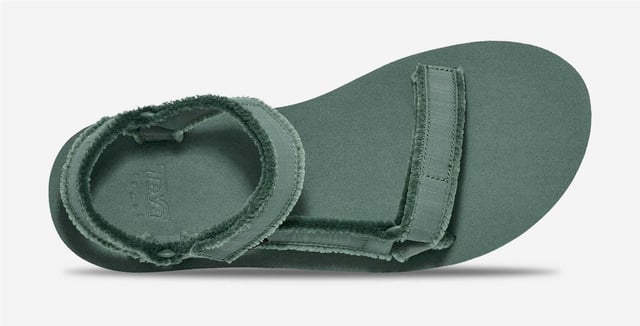 Eco-friendly Midform Universal Sandals crafted with 100% recycled polyester canvas and soft Tencel straps featuring trendy frayed edges. Designed with an easy hook-and-loop closure for a secure, adjustable fit. Treated with Life Natural, a peppermint-based anti-odour treatment for lasting freshness. Finished with a durable, grippy rubber outsole for everyday adventures.