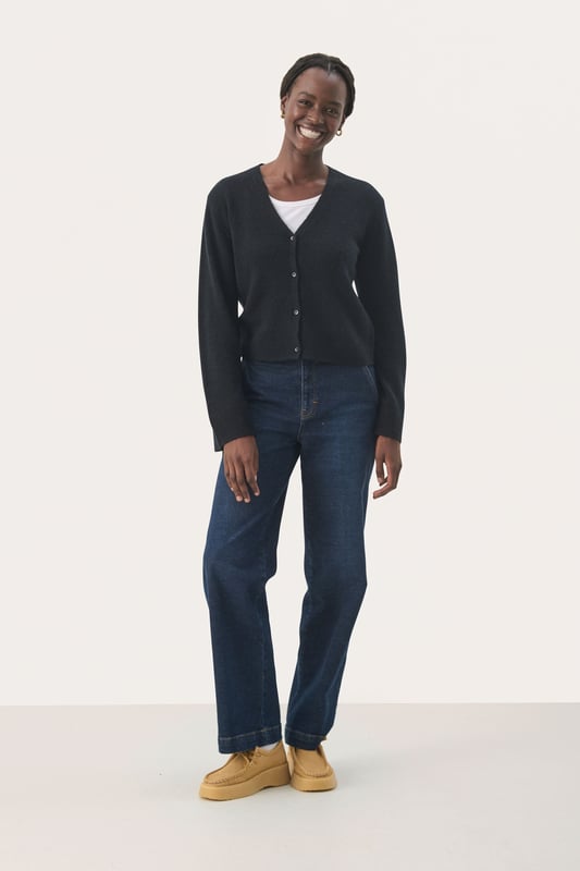 Easy fit,Lange Ärmel  Handwäsche, Nicht bleichen, Nicht im Trockner trocknen, Liegend trocken., Kalt bügeln max. 110° C, Trockenreinigung  36% Polyamid (Recycelt),36% Polyester (Recycelt),25% Wolle (zertifiziert),3% Elasthan