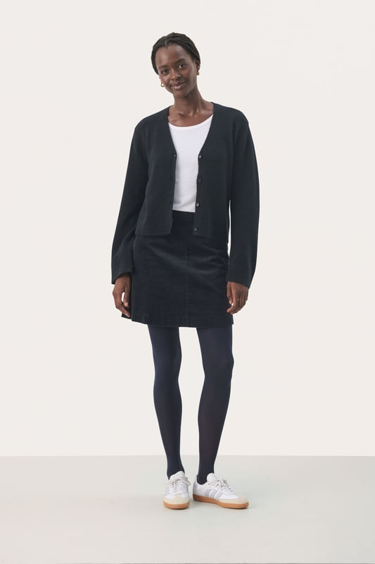Easy fit,Lange Ärmel  Handwäsche, Nicht bleichen, Nicht im Trockner trocknen, Liegend trocken., Kalt bügeln max. 110° C, Trockenreinigung  36% Polyamid (Recycelt),36% Polyester (Recycelt),25% Wolle (zertifiziert),3% Elasthan