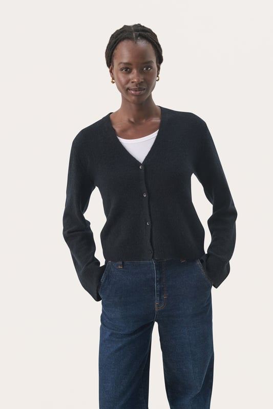 Easy fit,Lange Ärmel  Handwäsche, Nicht bleichen, Nicht im Trockner trocknen, Liegend trocken., Kalt bügeln max. 110° C, Trockenreinigung  36% Polyamid (Recycelt),36% Polyester (Recycelt),25% Wolle (zertifiziert),3% Elasthan
