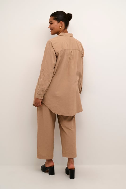 Loose fit,Taille lengte,Lange mouwen  Wassen op 30°, niet bleken, drogen in droger behoedzaam, Druipnat ophangen in de schaduw, warm strijken max. 150° C, Droogreiniging  100% Katoen