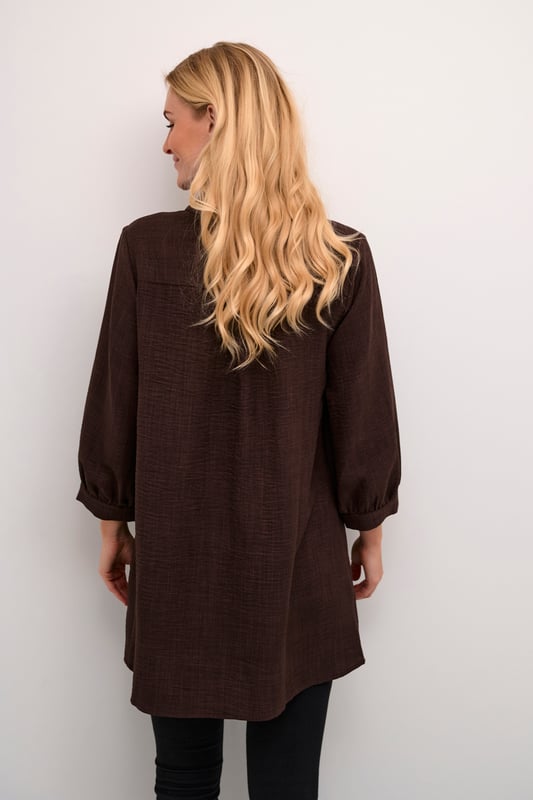 Loose fit,Mitte des Oberschenkels,3/4 Ärmel  30° waschbar, Nicht bleichen, Nicht im Trockner trocknen, Tropnass aufhängen im Schatten, Warm bügeln max. 150° C, Trockenreinigung  100% Polyester