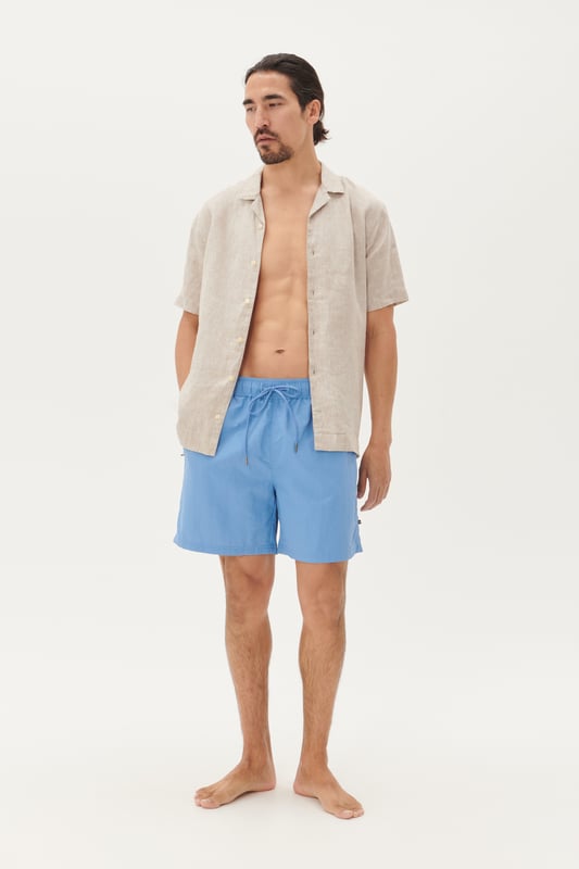 Regular fit,Regular taille met laag kruis  Fijne was 30°, niet bleken, drogen in droger behoedzaam, Druipnat ophangen, koud strijken max. 110° C, Droogreiniging  100% Polyamide