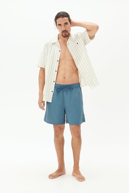Regular fit,Regular taille met laag kruis  Fijne was 30°, niet bleken, drogen in droger behoedzaam, Druipnat ophangen, koud strijken max. 110° C, Droogreiniging  100% Polyamide