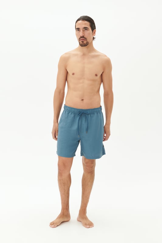Regular fit,Regular taille met laag kruis  Fijne was 30°, niet bleken, drogen in droger behoedzaam, Druipnat ophangen, koud strijken max. 110° C, Droogreiniging  100% Polyamide