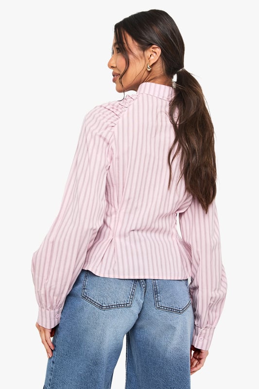 Steal the style top spot in a statement separate from the tops collectionCamis or crops, bandeaus or bralets, we've got all the trend-setting tops so you can stay statement in separates this season. Hit refresh on your jersey basics with pastel hues and pick a quirky kimono to give your ensemble that Eastern-inspired edge. Off the shoulder styles are oh-so-sweet, with slogans making your tee a talking point.