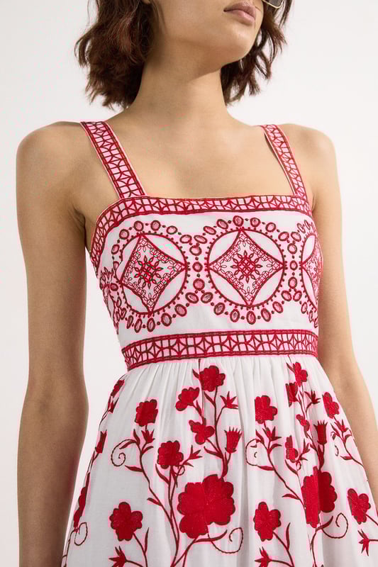 Get summer ready in our midaxi dress, with embroidered floral detailing, a straight neckline that accentuates the bust, a fit and flare silhouette which flatters every silhouette, and a cut out feature in the back. Pair it with strappy sandals for an elevated daytime look, perfect for summer days and holidays. Floral & Geo Embroidered Woven Midaxi High Quality Embroidered Detailing Universally Flattering Fit and Flare Silhouette Straight Neckline Statement Cut Out in Back Dramatic, Long Length Button Fastening in BackDiscover this seasons floral dresses or browse the full collection of women's dresses now.