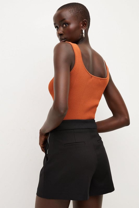 Channel effortless summer style with the High Summer 2024 collection, that will have all eventualities covered from sunrise to sunset. Elevate your summer wardrobe in our shorts, with a wide leg silhouette, a minimal design, and pocket features. Style it with anything, from a button up shirt for an elevated look that will take you seamlessly from day to night, to a T-shirt for a more relaxed approach. Essential Techno Woven Shorts Comfortable, Wide Leg Fit Comfortable High Waistline Pocket Features Sleek, Minimal Design