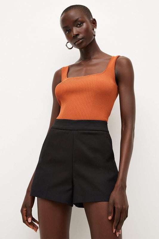 Channel effortless summer style with the High Summer 2024 collection, that will have all eventualities covered from sunrise to sunset. Elevate your summer wardrobe in our shorts, with a wide leg silhouette, a minimal design, and pocket features. Style it with anything, from a button up shirt for an elevated look that will take you seamlessly from day to night, to a T-shirt for a more relaxed approach. Essential Techno Woven Shorts Comfortable, Wide Leg Fit Comfortable High Waistline Pocket Features Sleek, Minimal Design