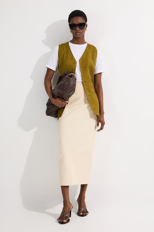 Sculpting the silhouette with a pencil fit, this contemporary maxi skirt is crafted from premium denim. Featuring a corset waist and stitch detail, invest in this skirt for a capsule wardrobe piece.DenimMaxi skirtCorset waistBrowse this seasons denim skirts or discover the full range of skirts now.Matching piece sold separately.