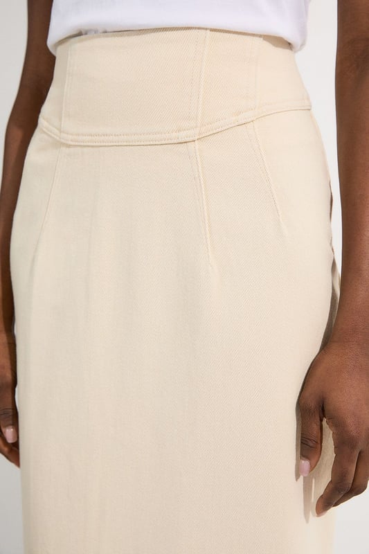 Sculpting the silhouette with a pencil fit, this contemporary maxi skirt is crafted from premium denim. Featuring a corset waist and stitch detail, invest in this skirt for a capsule wardrobe piece.DenimMaxi skirtCorset waistBrowse this seasons denim skirts or discover the full range of skirts now.Matching piece sold separately.
