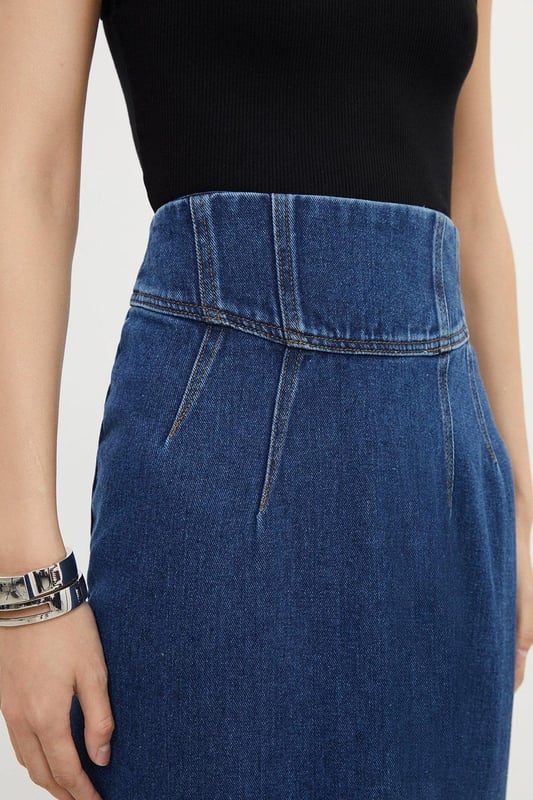 Sculpting the silhouette with a pencil fit, this contemporary maxi skirt is crafted from premium denim. Featuring a corset waist and stitch detail, invest in this skirt for a capsule wardrobe piece.DenimMaxi skirtCorset waistBrowse this seasons denim skirts or discover the full range of skirts now.Matching piece sold separately.