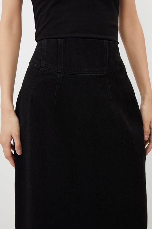Sculpting the silhouette with a pencil fit, this contemporary maxi skirt is crafted from premium denim. Featuring a corset waist and stitch detail, invest in this skirt for a capsule wardrobe piece.DenimMaxi skirtCorset waistBrowse this seasons denim skirts or discover the full range of skirts now.Matching piece sold separately.