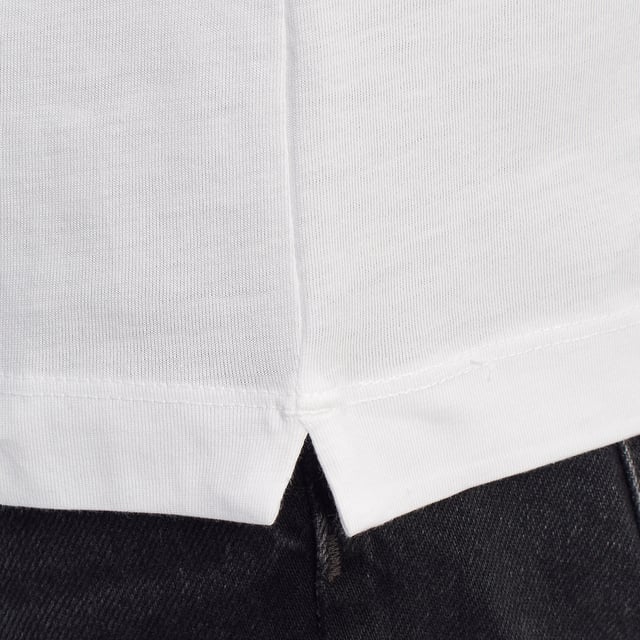 Inspired by the brand's sporting heritage, this US Polo Assn. polo offers a perfect blend of tradition and modernity. Designed for the man who values authenticity, its impeccable cut and embroidered details make it a contemporary wardrobe staple.

 Details:
 - Classic polo-style collar with three-button placket.
 - Short sleeves.
 - Minimalist design.
 - US Polo Assn. logo embroidered on the chest.
 - Regular cut that guarantees comfort and freedom of movement.
 - High quality soft and breathable cotton fabric.

 At US Polo Assn., every garment tells a story of authenticity, tradition, and sporty style. This men's polo shirt isn't just a staple: it represents the official heritage of the sport of polo and reflects our passion for quality, design, and casual elegance. Dress with identity, dress with history.
 Composition: 100% Cotton
 Care:
Machine wash cold (max. 30°C).
 Do not use bleach.
 Iron at low temperature if necessary.
 Air dry, avoid dryer.