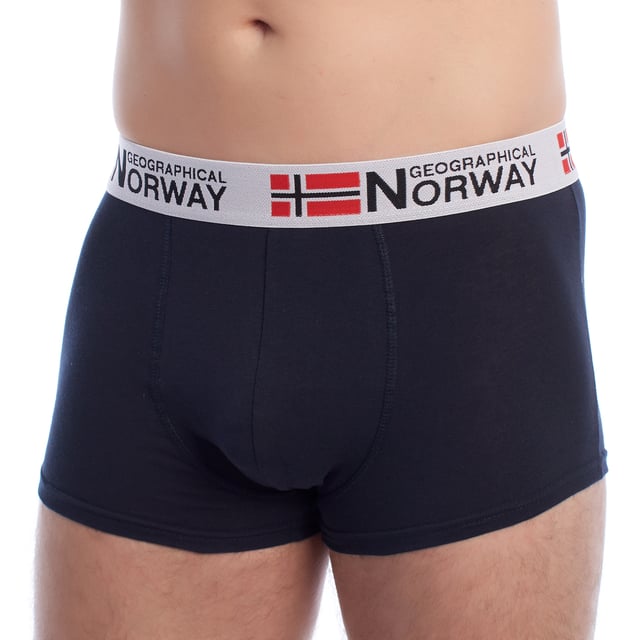 Stretch cotton boxer.
 Elastic rubber waistband, with the brand's name repeatedly embroidered.
 Comfortable and breathable fabric.
 Anatomical front, with the ability to hold without squeezing.
 Seams seen in tone.
 Composition: 95% Cotton, 5% Elastane
 Care:
Wash at maximum temperature 40º.
 Do not iron.
 Do not use bleach.
 Do not use dryer.
 Do not dry clean.