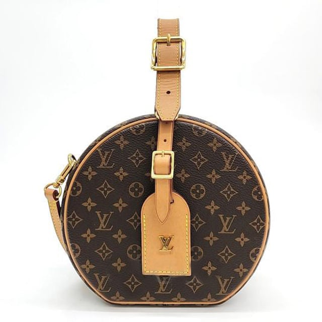 VINTAGE, RRP AS NEW
A chic Louis Vuitton Monogram Pochette Félicie Charm, ideal for evenings out with a versatile design. Dimensions: 9.8" W x 5.1" H x 1.4" D. No inclusions Measurments:  width: 80 mm length: 170 mm height: 160 mm