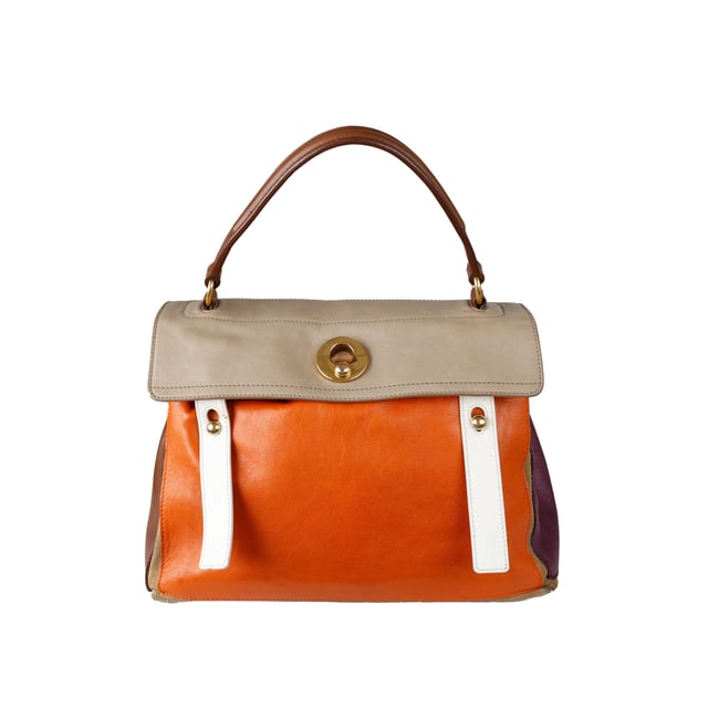 VINTAGE, RRP AS NEW
This Yves Saint Laurent Tri-Color Large Muse Two Handbag is crafted from high-quality leather for durability and timeless style. The gold-tone studs at the belt flaps and bottom provide extra protection against scratches and scuffs. Inside, the spacious suede-lined interior features two compartments for all your essentials.
Remarks: There is one small spot.
Assured Product Authenticity: This product is supplied by a renowned and trusted partner.
With this purchase, you are preserving iconic craftsmanship, celebrating heritage, and embracing the beauty of conscious shopping. Measurments:  width: 812 mm height: 525 mm handle drop: 393.7 mm