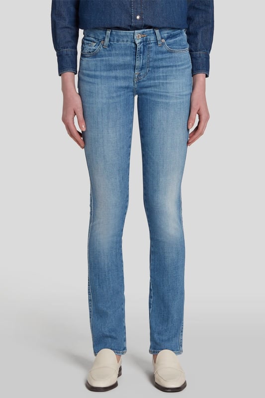 Damen  Die Kimmie Straight Jeans sind mit ihrem schmalen geraden Bein und dem mittelhohen Konturbund sehr vorteilhaft geschnitten. Und nicht nur das: Sie sind aus Slim Illusion Earthkind Denim gefertigt, einem zu 100 % abbaubaren Baumwolldenim, der eine schöne Silhouette formt. Die hellblaue Waschung wirkt besonders schick mit Loafern und einem Jeanshemd. Die Jeans von 7 For All Mankind werden aus Premiumstoffen hergestellt.