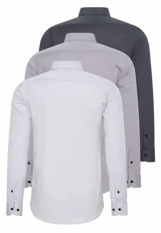 Rusty Neal Herren Hemd 3er Set
 
Passform: Slim Fit
Material Hemd: 60% Baumwolle, 37% Polyester, 3% Elastan
Gewicht: 750 gr
Herstellungsland: Türkei
Kragenform: Kentkragen
 
ZUFRIEDENHEITSGARANTIE: Bei uns kaufen Sie ohne Risiko, da wir unbegründete Rückgaben akzeptieren und zeitlich die Rückzahlung Erstatten. Unsere Firmenphilosophie lautet nach wie vor: "Der Kunde ist König" unser Anliegen ist es zu jeder Zeit den bestmöglichen Service zu bieten mit Firmensitz: Deutschland
HERSTELLUNG/PRODUKTION: Als Gründer wie auch Hersteller, Designen und Produzieren wir unsere Produkte als Familienunternehmen von A-Z autonom, daher können wir Qualität garantieren wie auch ein optimales Preis-Leistungs-Verhältnis. Hergestellt unter fairen Arbeitsbedingungen mit hochwertigen Materialien welche schonend verarbeitet wurden (kein Chemiegeruch). Zeitloses Design aus dem Herkunftsland: Türkei
PASSFORM: Angefertigt aus qualitativ hochwertiger wie auch anschmiegsamer Baumwollmischung, garantiert dieses Hemd einen absolut bequemen Sitz mit Wohlfühlfaktor. Unser Model trägt bei einer Körpergröße von 1,85 m und einem Gewicht über 80 kg die Größe: M (Medium). An den Europäischen Markt angepasst bieten wir dieses Hemd in folgender Passform an: Slim Fit
ANLASS: Ob Frühling/ Sommer oder Herbst/ Winter dieses Hemd ist als Allrounder stets angenehm zu tragen, kein Kratzen durch hochwertige Materialien und Verarbeitung, das zeitlose und doch Moderne Design garantiert einen Stilvollen Auftritt, ob im Büro oder Business Meetings wie auch Casual am Nachmittag oder als toller Akzent auf Partys oder anderen Veranstaltungen.
MASCHINENWÄSCHE: Durch die hochwertige Verarbeitung der Materialien treten nach der Wäsche keine Farbverluste auf, auch das Einlaufen des Hemdes ist kein Thema mehr! Qualität die sich auch nach unzähligen Waschgängen gewaschen hat!
 
 