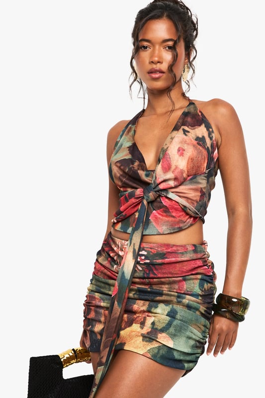 Steal the style top spot in a statement separate from the tops collectionCamis or crops, bandeaus or bralets, we've got all the trend-setting tops so you can stay statement in separates this season. Hit refresh on your jersey basics with pastel hues and pick a quirky kimono to give your ensemble that Eastern-inspired edge. Off the shoulder styles are oh-so-sweet, with slogans making your tee a talking point.