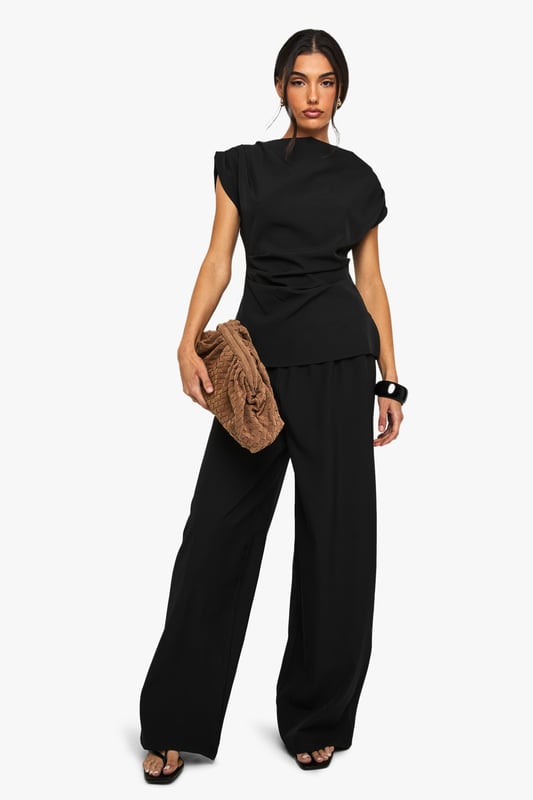 Trousers are a more sophisticated alternative to skinniesTrousers take on a realxed silhouette for the new season, with sports tailoring setting the trends and the wide leg one to watch. Pick printed palazzo pants for a dramatic day time look and tone down with a basic tee, or go for androgynous appeal in tapered man pants and wear with worn-in trainers for a trend-led twist.