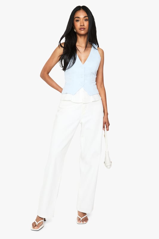 Steal the style top spot in a statement separate from the tops collectionCamis or crops, bandeaus or bralets, we've got all the trend-setting tops so you can stay statement in separates this season. Hit refresh on your jersey basics with pastel hues and pick a quirky kimono to give your ensemble that Eastern-inspired edge. Off the shoulder styles are oh-so-sweet, with slogans making your tee a talking point.