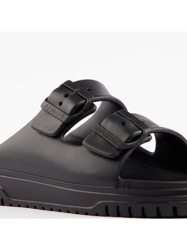 Claquette Armani Exchange Soul Homme Schwarz Synthétique. Authentischer Schuh der Marke Armani Exchange - Streetwear/Sportswear-Design von Armani Exchange - Armani Exchange für Herren, perfekt für den Alltag - Die schwarze Claquette von Armani Exchange passt hervorragend zu Ihrem Restkleiderschrank - Bequeme synthetische Materialien - Klassische Schnalle - Soul - Synthetisch
