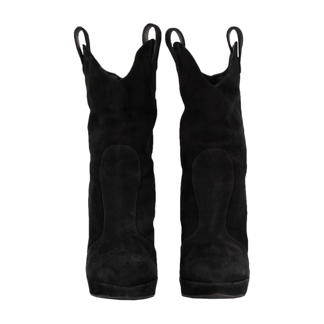 VINTAGE, RRP AS NEW
The epitome of refined elegance, these Giuseppe Zanotti Pointy Suede Black Boots are perfect for elevating the simplest outfits. With bootstraps on the side making it easy to slide into, they can be worn daily and are a must-have for every closet.
Assured Product Authenticity: This product is supplied by a renowned and trusted partner.
With this purchase, you are preserving iconic craftsmanship, celebrating heritage, and embracing the beauty of sustainable shopping.Measurments:  length: 24 mm